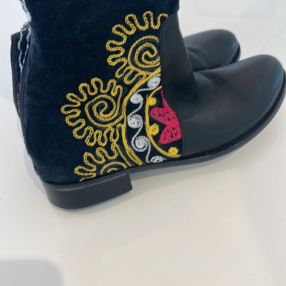 Embroidered Boots 👢 - Picture 4 of 7